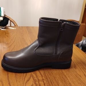 Men's winter boots size 12